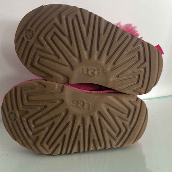 Pink Toddler Uggs - size 7 toddler - Picture 4 of 7